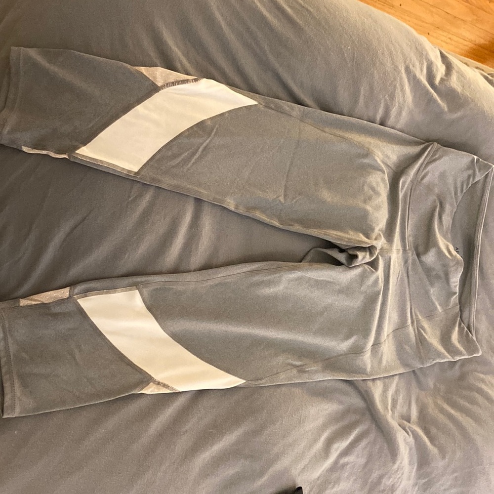 Medium Athleta leggings - like brand new - only worn once.